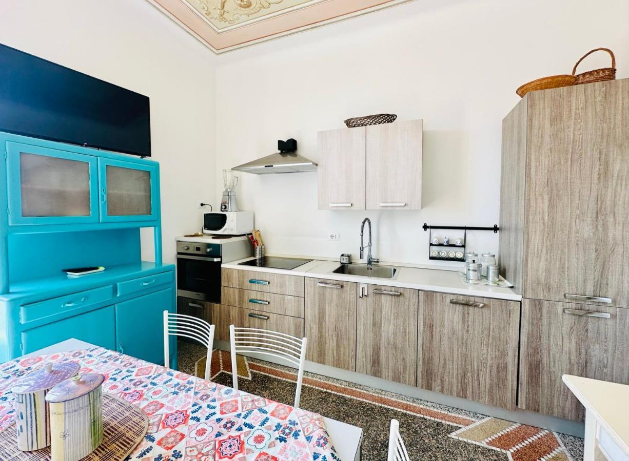 Hostdomus - Casa Ester Ноли Екстериор снимка